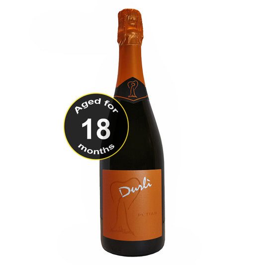 A bottle of Dama del Rovere Durlì, Durello Sparkling Wine